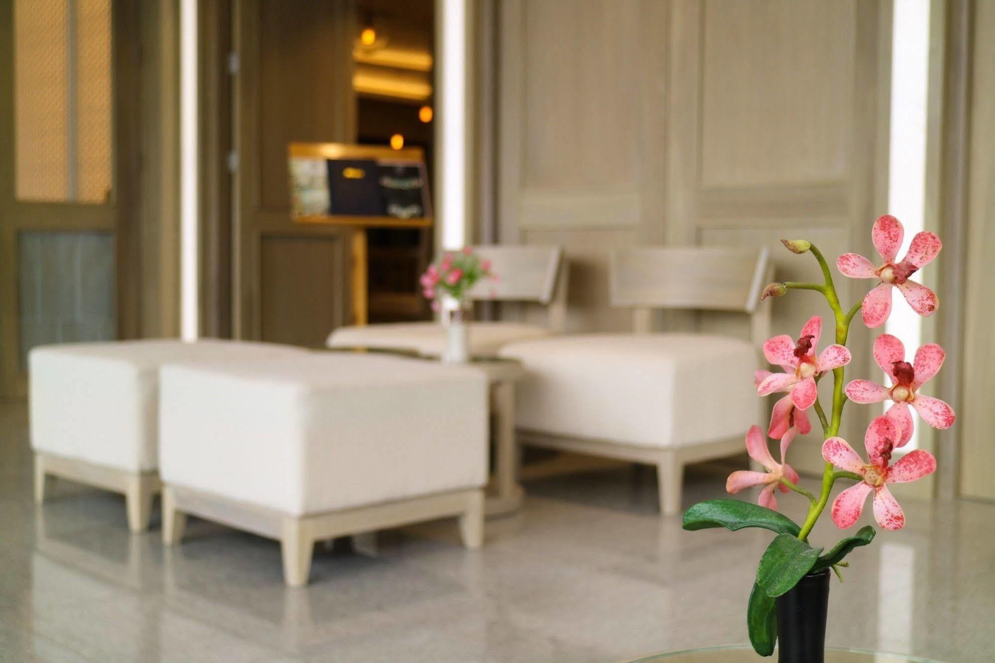 Ca Hotel And Residence Phuket - Sha Extra Plus Eksteriør bilde